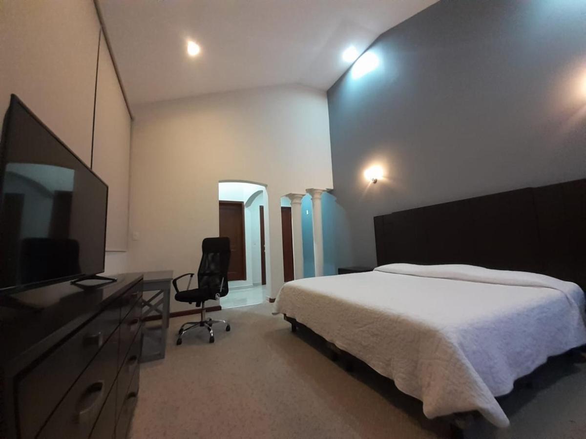 Hotel Candelero Yuriria Екстериор снимка