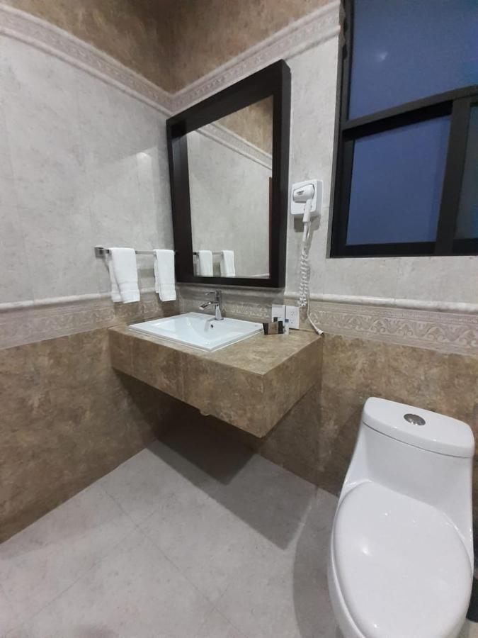 Hotel Candelero Yuriria Екстериор снимка